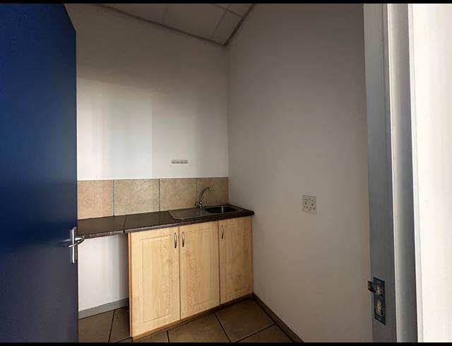 97M² OFFICE TO LET IN HIGHVELD TECHNOPARK